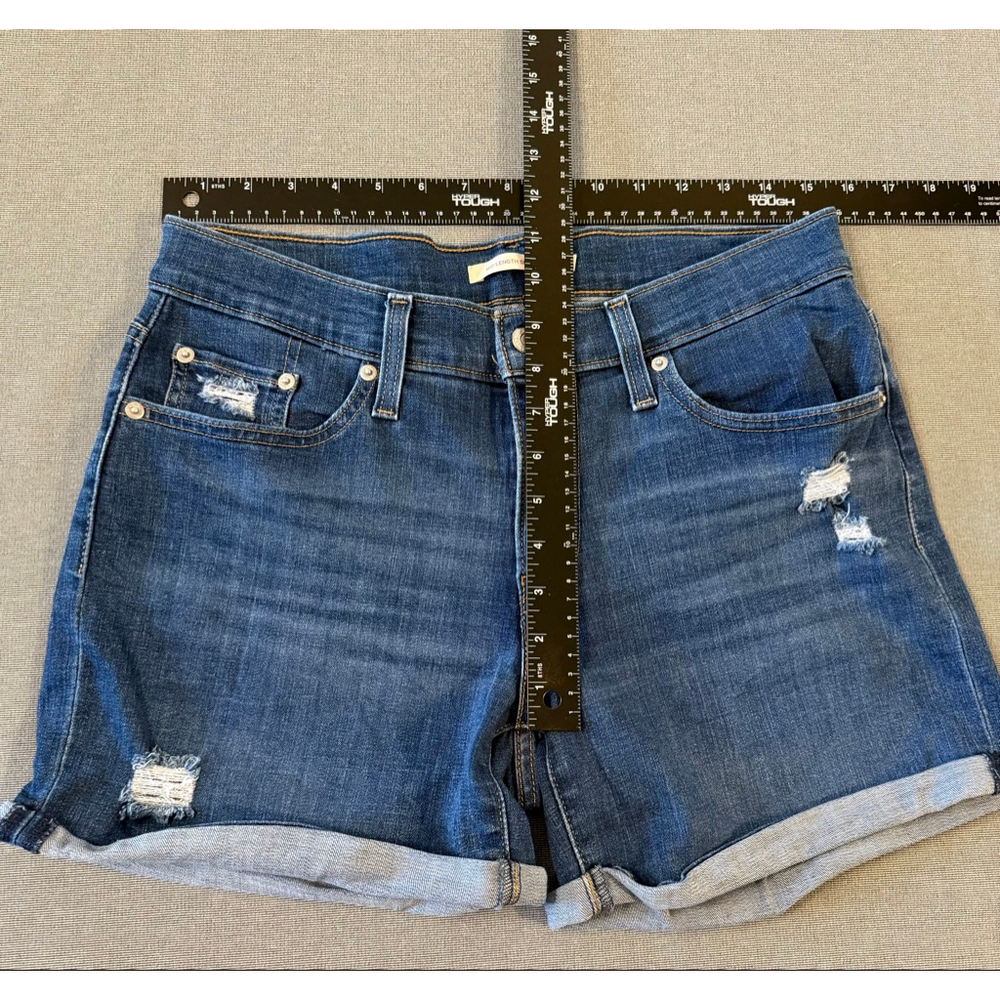 Levi's cuffed mid-length women's denim jean shorts size 29 distressed - Picture 4 of 6